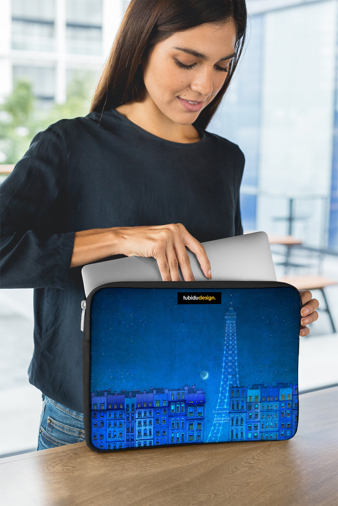 The lights of the Eiffel tower - Illustrated Laptop Sleeve